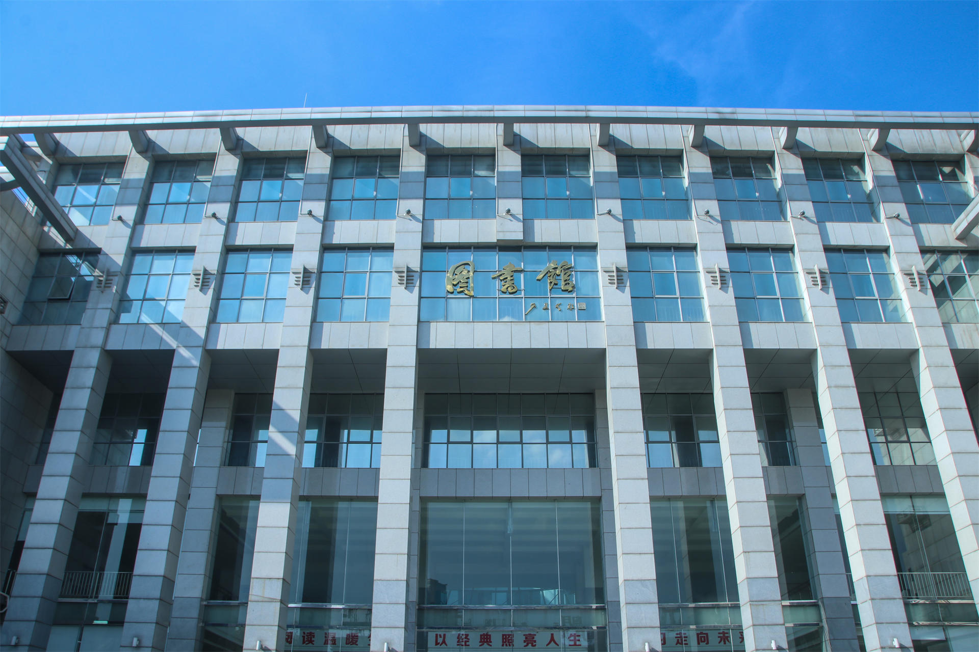 校园建筑10.jpg