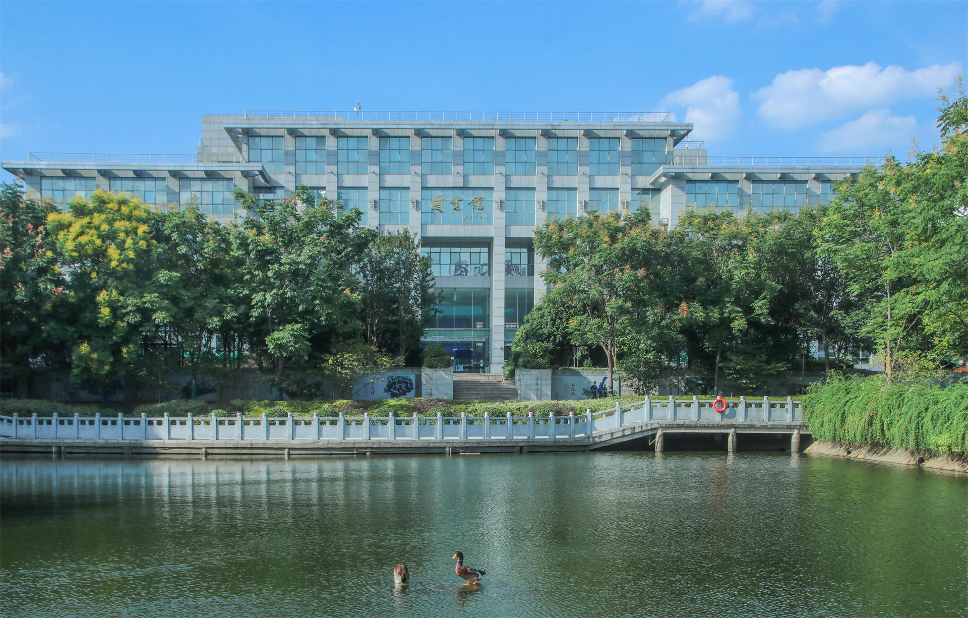校园建筑15.jpg