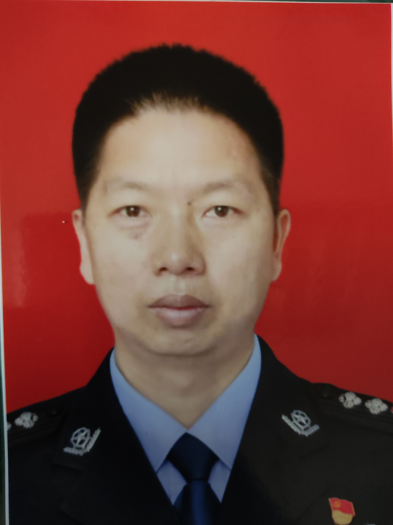 陈文华照片.jpg