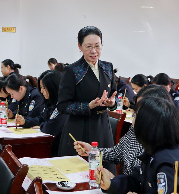胡晓亚 (4).jpg