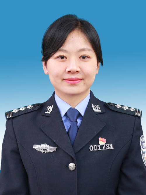 华主任.jpg