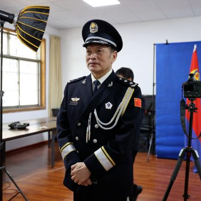 警礼服3.png