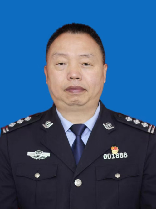 邓金洲蓝底.jpg