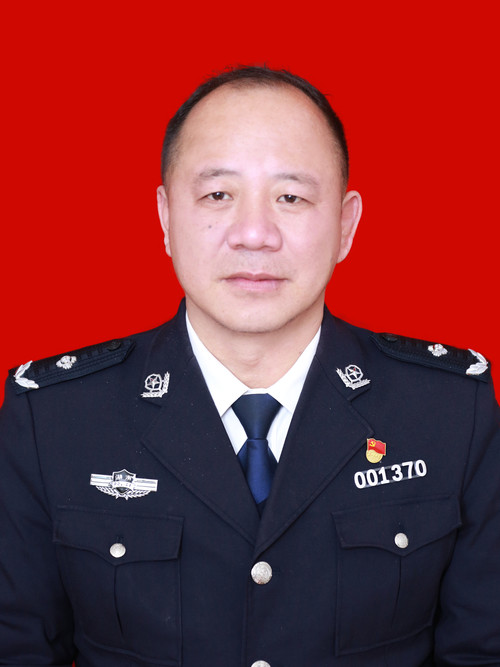 鄢喜爱.jpg