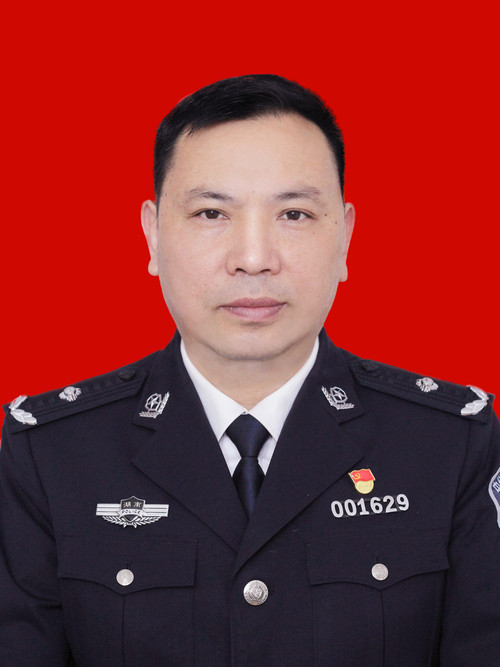 黄亦飞.jpg