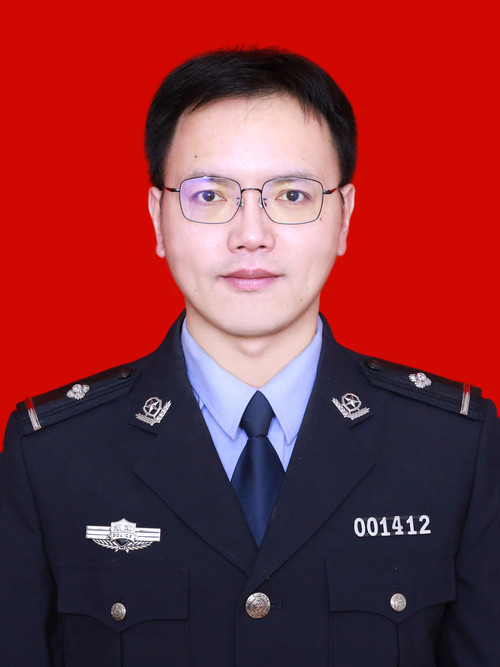 杨忠.jpg