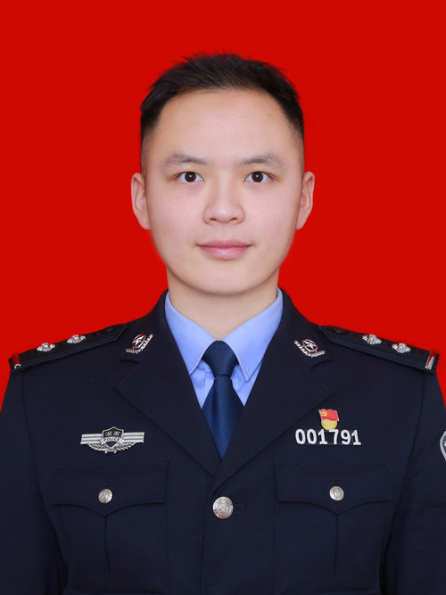 龙皓.jpg