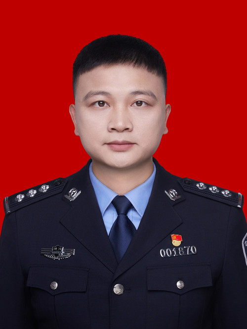 杨彪.jpg