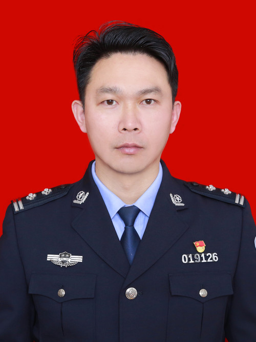 龙震强.jpg